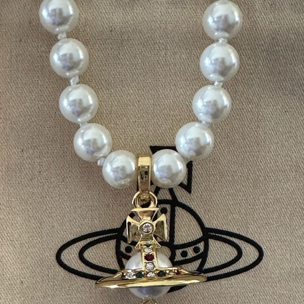 Vivienne Westwood gold Saturn orb pearl necklace - Picture 2 of 9